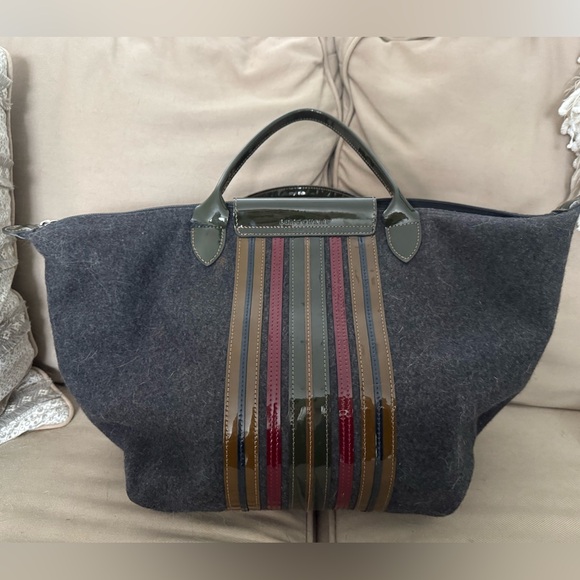 Vintage Longchamp Bag in Grey - Picture 3 of 7